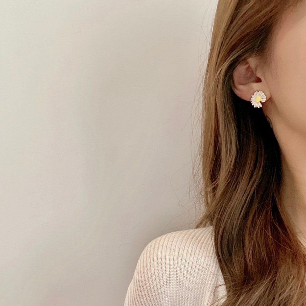 💕Last one Enamel Daisy Stud Sterling Silver - Picture 4 of 7